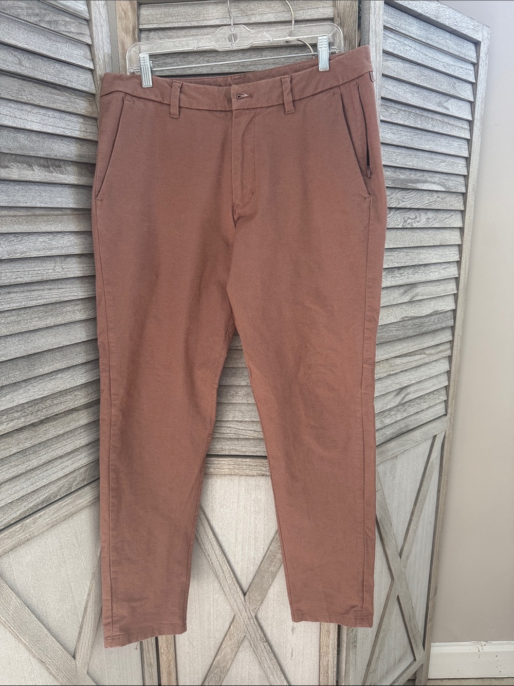165. Lululemon Salmon Brown Men's Casual Pants, size 34 pre owned